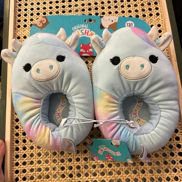 Original SQUISHMALLOWS Blue PASTEL COW Tie Dye Kids NEW SLIPPERS size 13/1 - Picture 1 of 8
